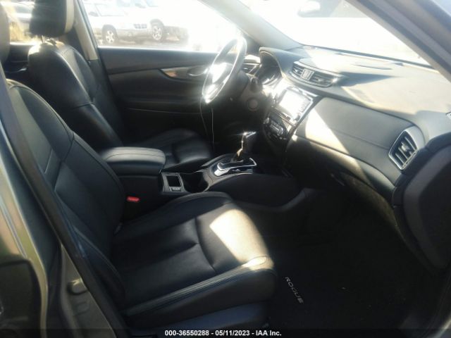 JN8AT2MV6HW025415 Nissan Rogue Sl