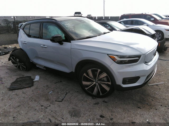 2021 Volvo XC40, VIN: YV4ED3URXM2586511