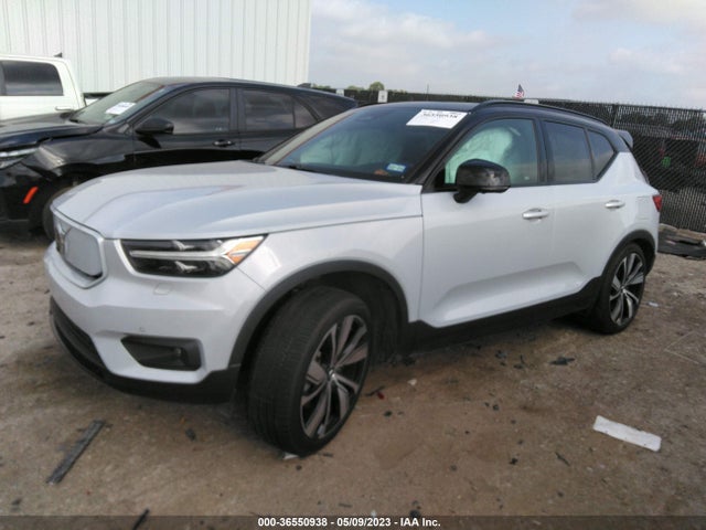 2021 Volvo XC40, VIN: YV4ED3URXM2586511