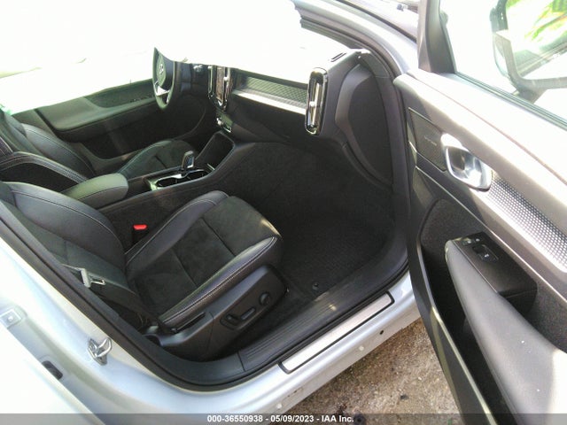 2021 Volvo XC40, VIN: YV4ED3URXM2586511