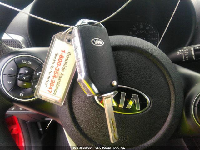 KNDJ23AU8M7777489 KIA SOUL S