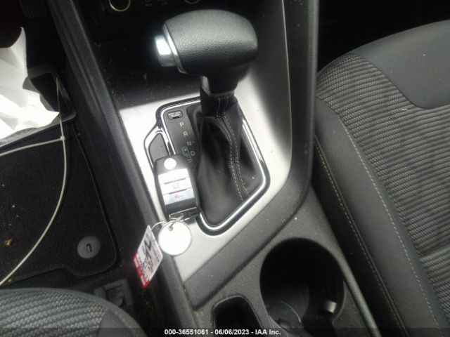 KNDCB3LC2K5314608 KIA NIRO LX