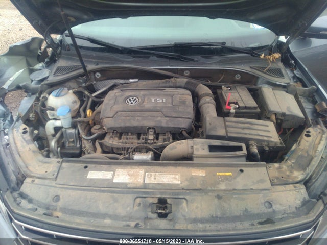 1VWBT7A37HC026829 Volkswagen Passat 1.8t Se