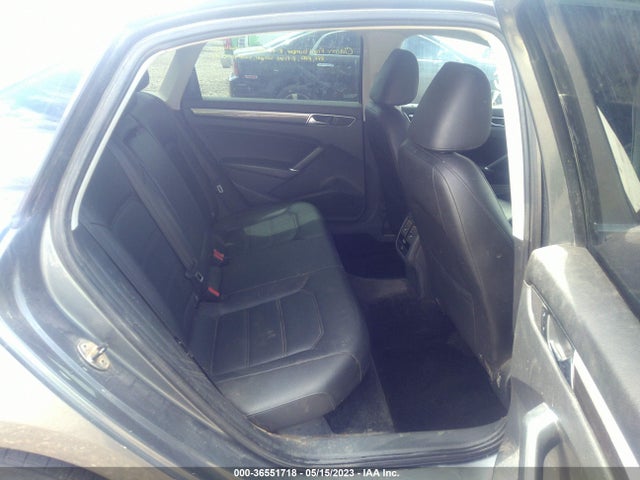 1VWBT7A37HC026829 Volkswagen Passat 1.8t Se