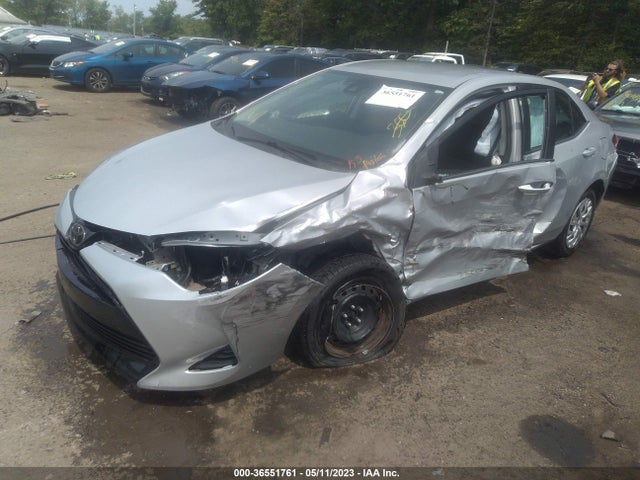 Toyota COROLLA LE 2018 5YFBURHEXJP801589 Image 2
