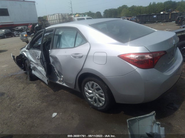 Toyota COROLLA LE 2018 5YFBURHEXJP801589 Image 3