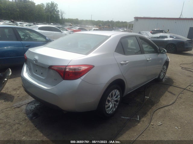 Toyota COROLLA LE 2018 5YFBURHEXJP801589 Image 4