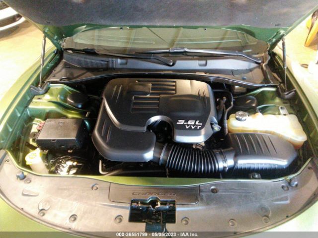2C3CDXBG5KH700703 Dodge Charger Sxt