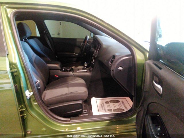 2C3CDXBG5KH700703 Dodge Charger Sxt