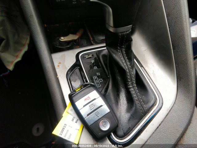 KNDCB3LC3J5157590 KIA NIRO LX