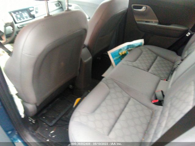 KNDCB3LC3J5157590 KIA NIRO LX