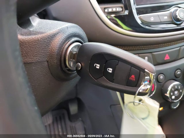 Chevrolet TRAX LS 2020 3GNCJKSB2LL297033 Image 11