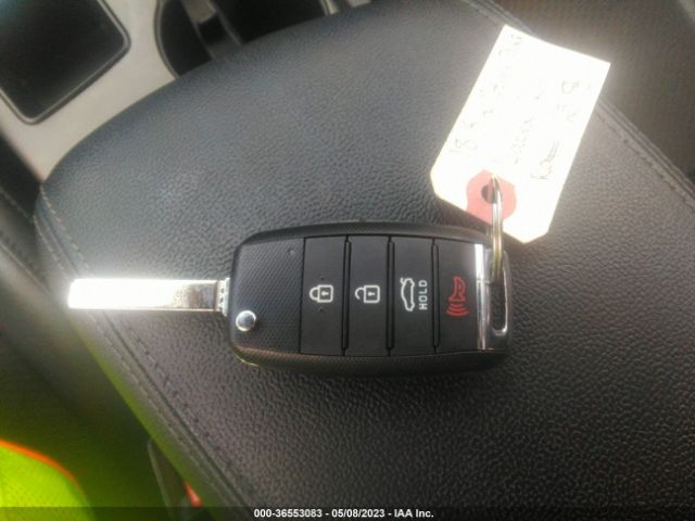 5XXGT4L33JG207324 KIA Optima S