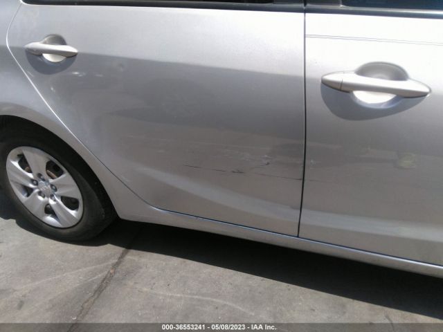 3KPFK4A76HE138183 KIA FORTE LX