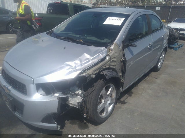 Chevrolet SONIC LTZ 2014 1G1JE5SG4E4123869 Image 2