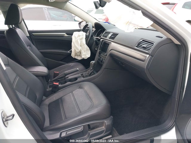 1VWDT7A31HC003068 Volkswagen Passat R-line W/comfort Pkg
