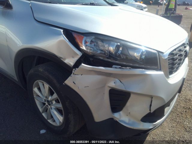 5XYPGDA32KG435366 KIA SORENTO LX