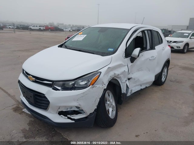 Chevrolet TRAX LS 2019 3GNCJKSB5KL371771 Image 2