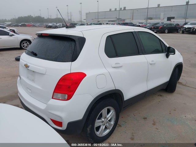 Chevrolet TRAX LS 2019 3GNCJKSB5KL371771 Image 4