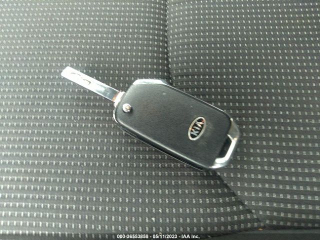 3KPF24AD7ME273916 KIA Forte Lxs