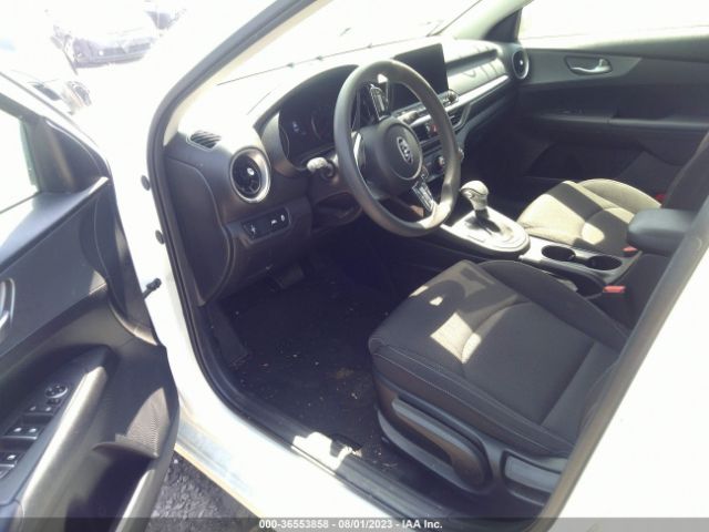 3KPF24AD7ME273916 KIA Forte Lxs