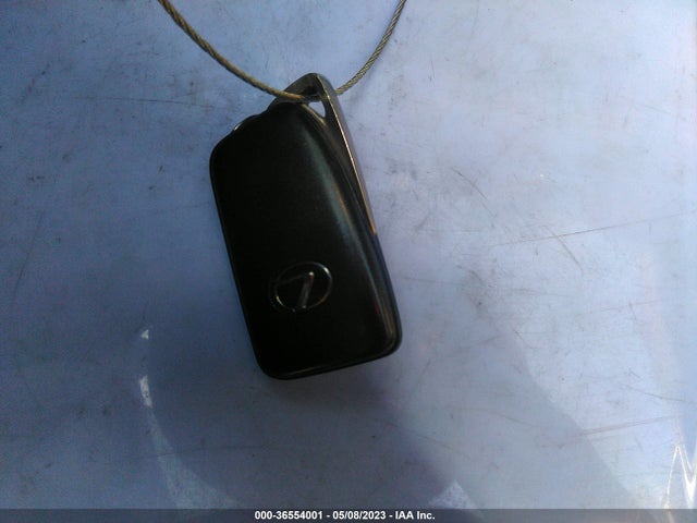 JTHBA1D2XG5022204 Lexus IS 200T