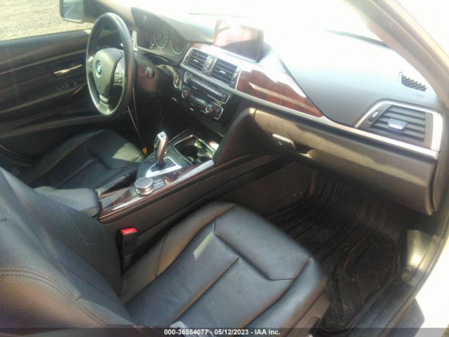 WBA8A3C50HK692007 BMW 3 Series 320i Xdrive