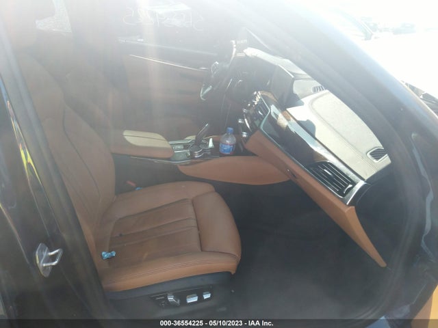 WBAJB9C59JB287156 BMW 5 Series M550i Xdrive