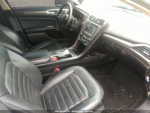 3FA6P0HD9HR351231 Ford FUSION SE