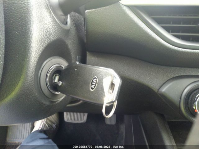 3KPF24AD6ME380875 KIA Forte Lxs