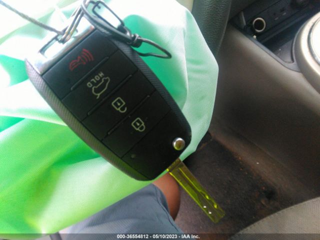 KNDPB3AC8E7627028 KIA Sportage Lx