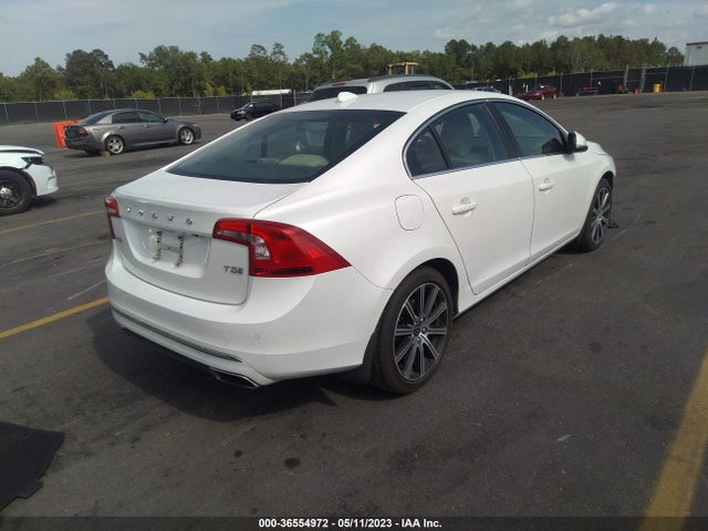 2018 Volvo S60, VIN: LYV402HM2JB158946