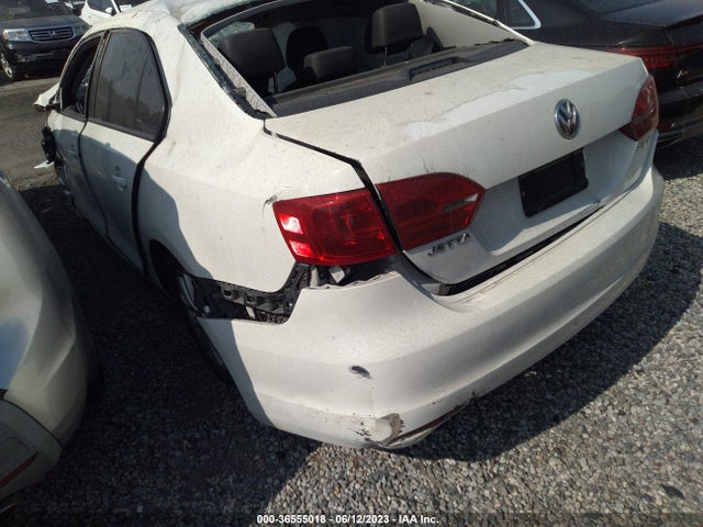2011 VOLKSWAGEN JETTA SEDAN SE W/CONVENIENCE PZEV VIN: 3VWDZ7AJ9BM013379
