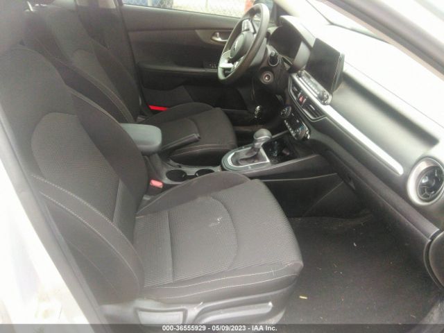 3KPF24AD8KE041211 KIA Forte Lxs