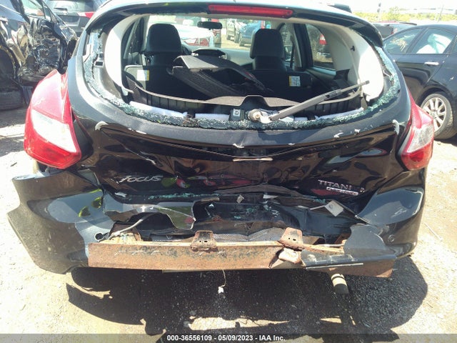 2014 FORD FOCUS TITANIUM VIN: 1FADP3N21EL235771