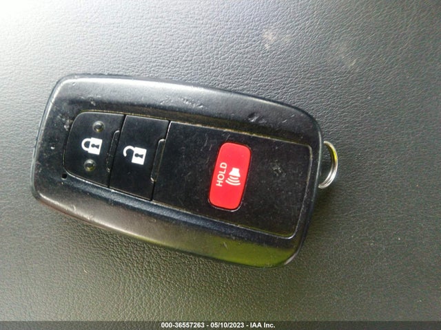 Toyota Prius Four 2016 JTDKARFU7G3002471 Image 3
