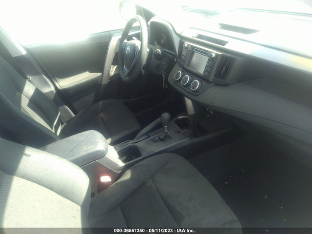Toyota RAV4 LE 2018 JTMZFREV0JJ171650 Image 5