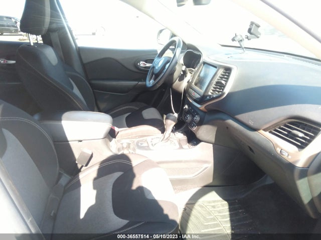 1C4PJMCS0EW285853 Jeep Cherokee Altitude