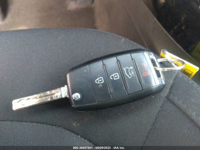 KNDJX3A56F7202742 KIA Soul !