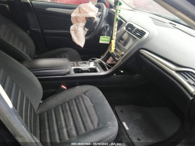 3FA6P0HD4JR148706 Ford FUSION SE