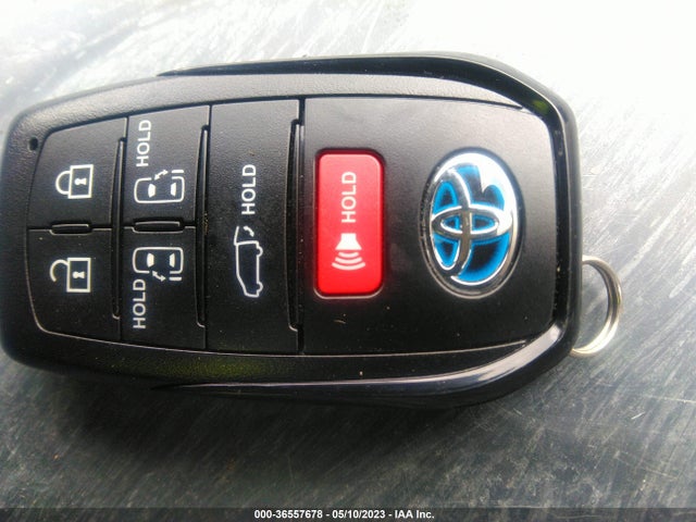 Toyota SIENNA XLE 2023 5TDYRKEC2PS142929 Image 11