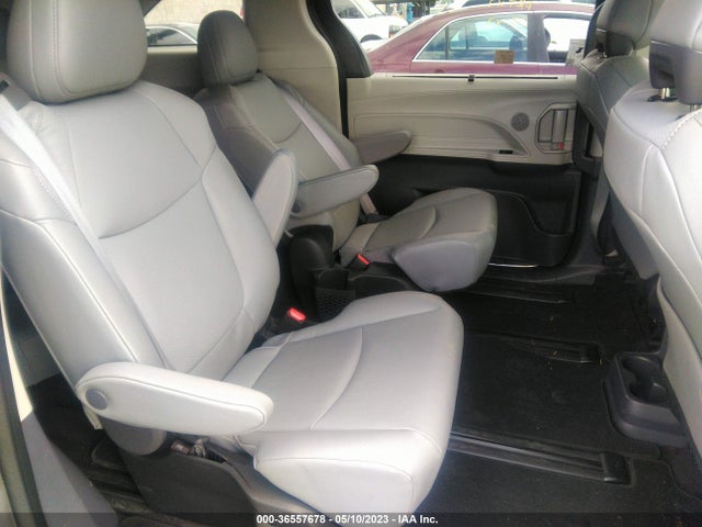 Toyota SIENNA XLE 2023 5TDYRKEC2PS142929 Image 8