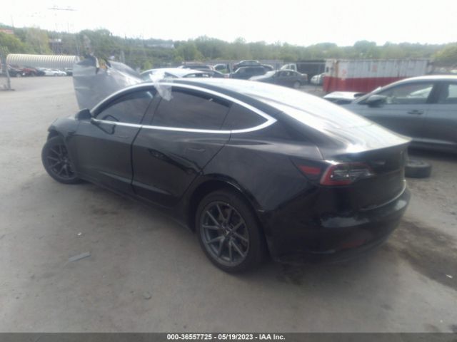 2018 TESLA MODEL 3 5YJ3E1EA8JF136370 Photo 2