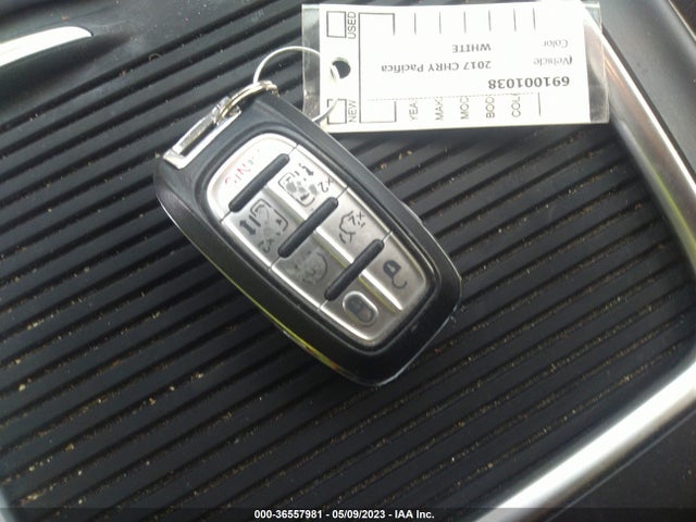 2C4RC1EG0HR653326 Chrysler Pacifica Touring-l Plus