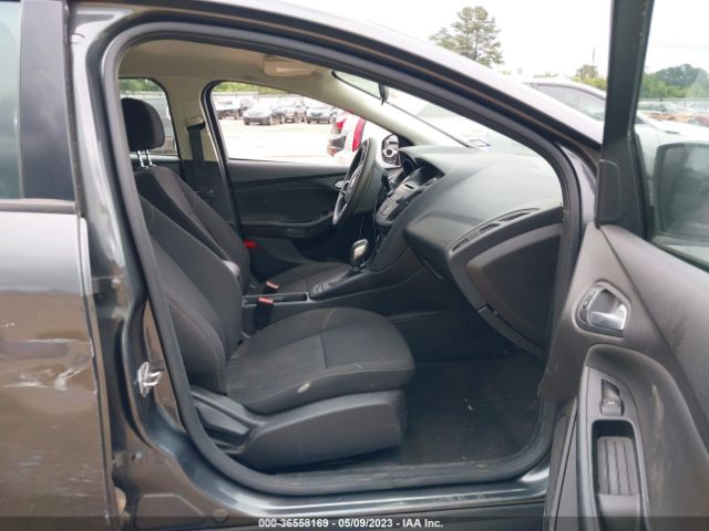 1FADP3F22GL406898 Ford FOCUS SE