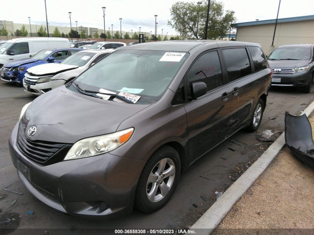 Toyota Sienna L 2014 5TDZK3DC4ES505096 Image 2