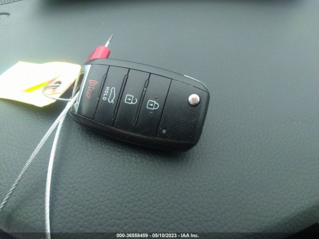 KNAGM4A71F5555070 KIA Optima Lx