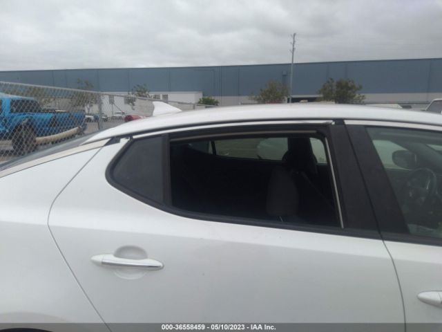 KNAGM4A71F5555070 KIA Optima Lx