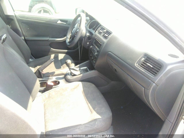 3VW1K7AJ4FM278627 Volkswagen Jetta Sedan 2.0l S