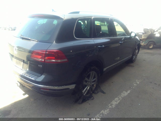 2016 Volkswagen Touareg, VIN: WVGEF9BP5GD010816